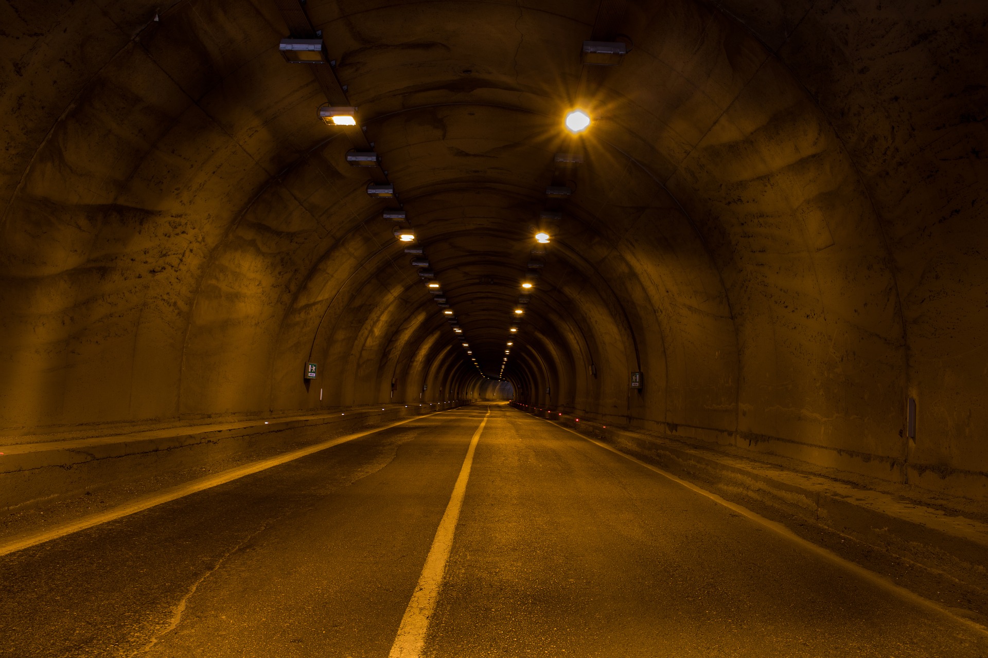 Тоннель. Tünel (Тунель). Маасский тоннель. Автомобильный тоннель. Дорожный тоннель.